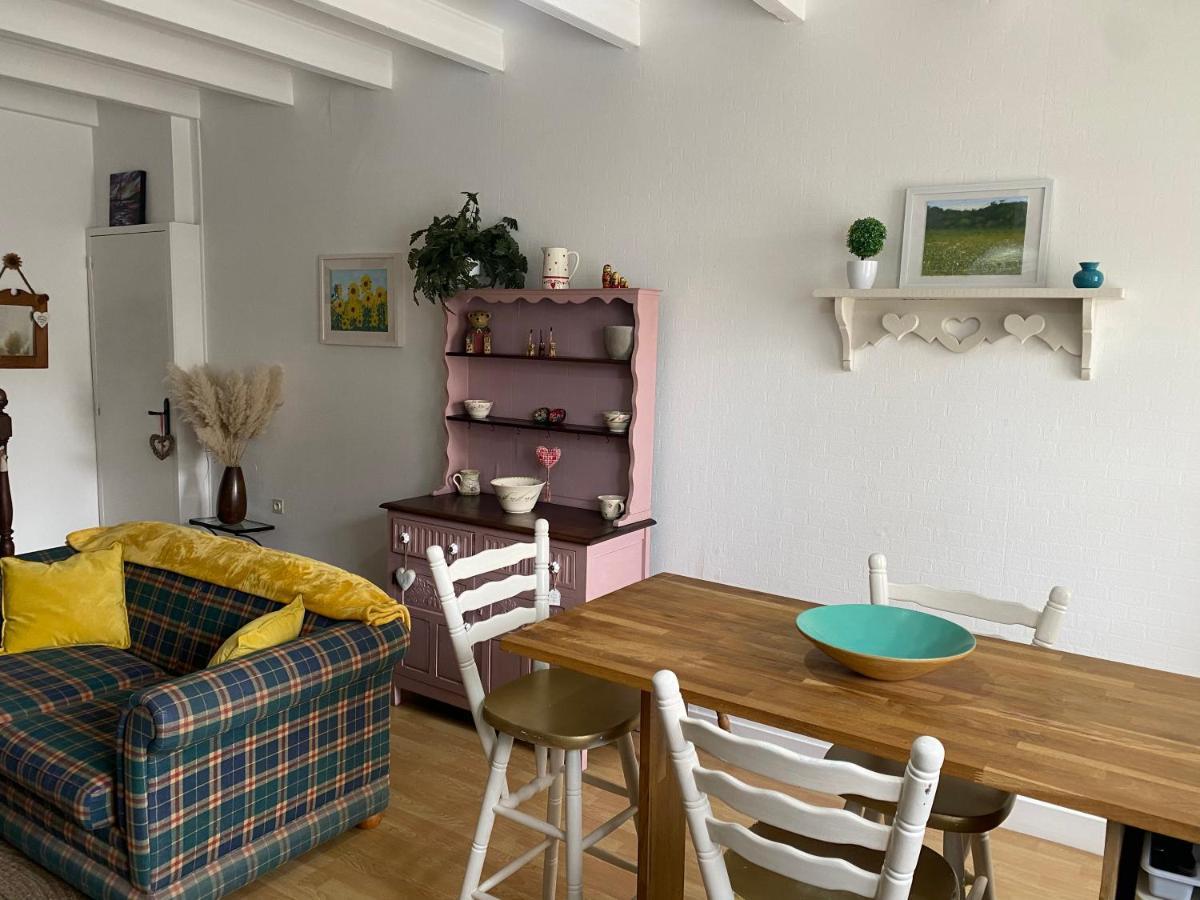 Le Petit Maison Villa Montembœuf Екстериор снимка