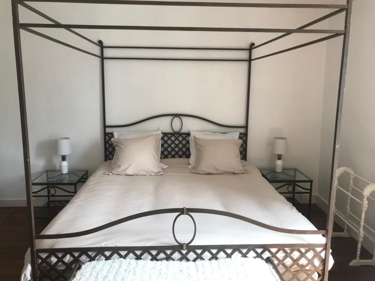 Le Petit Maison Villa Montembœuf Екстериор снимка